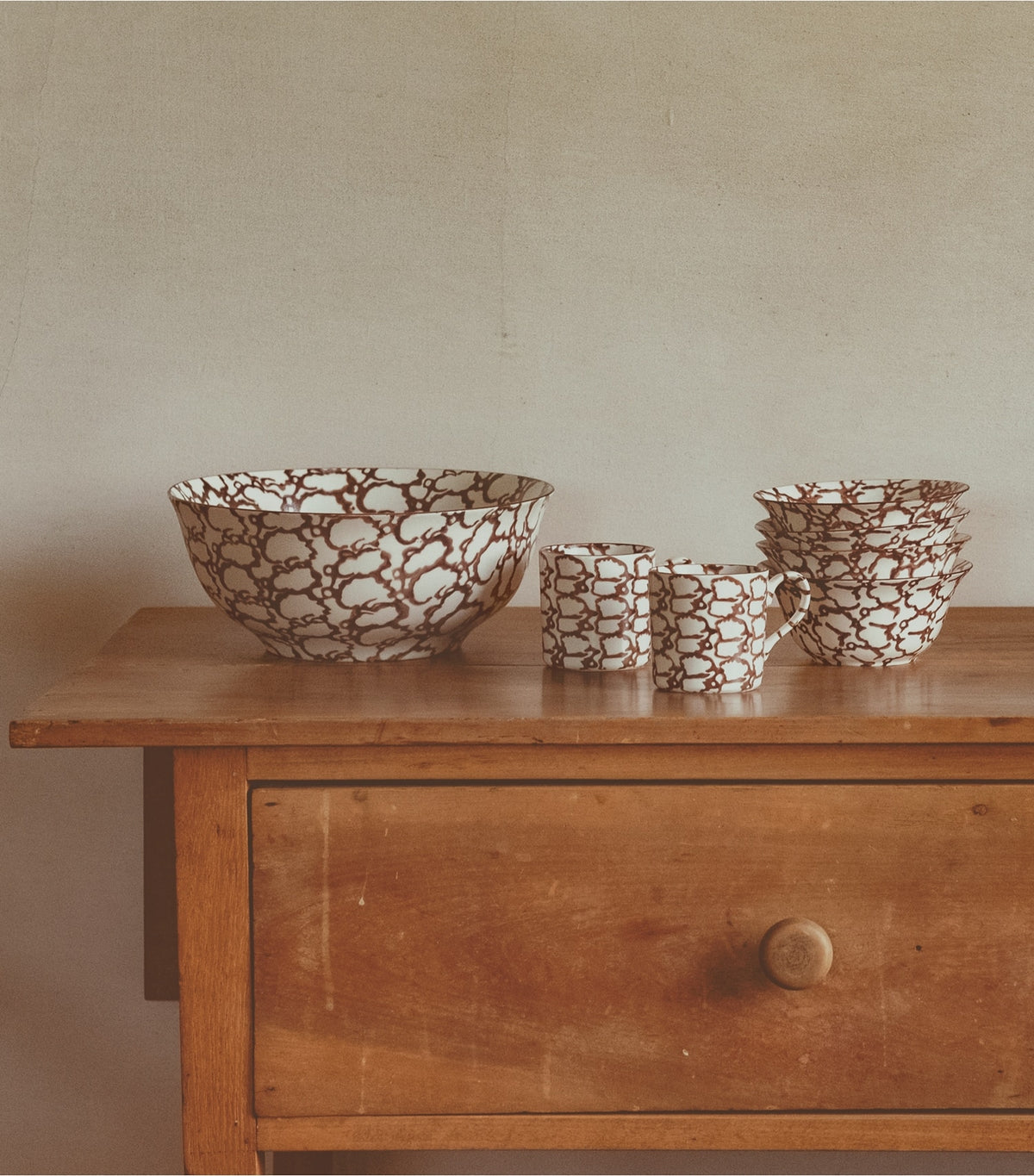 Tory Burch Popular - Spongeware Serving Bowl - Brown/Smoke Ring