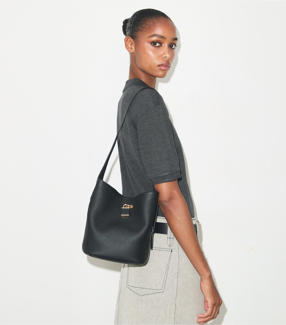 Tory Burch Classic - Medium Lock Slim Bucket Bag - Black