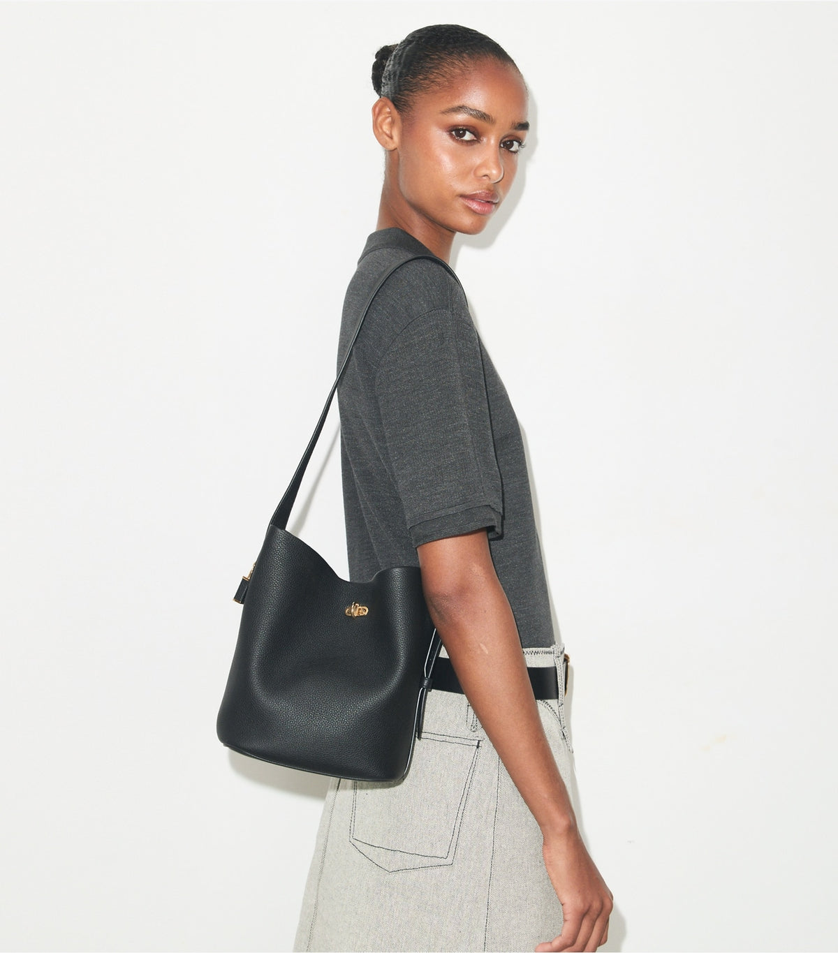 Tory Burch Classic - Medium Lock Slim Bucket Bag - Black