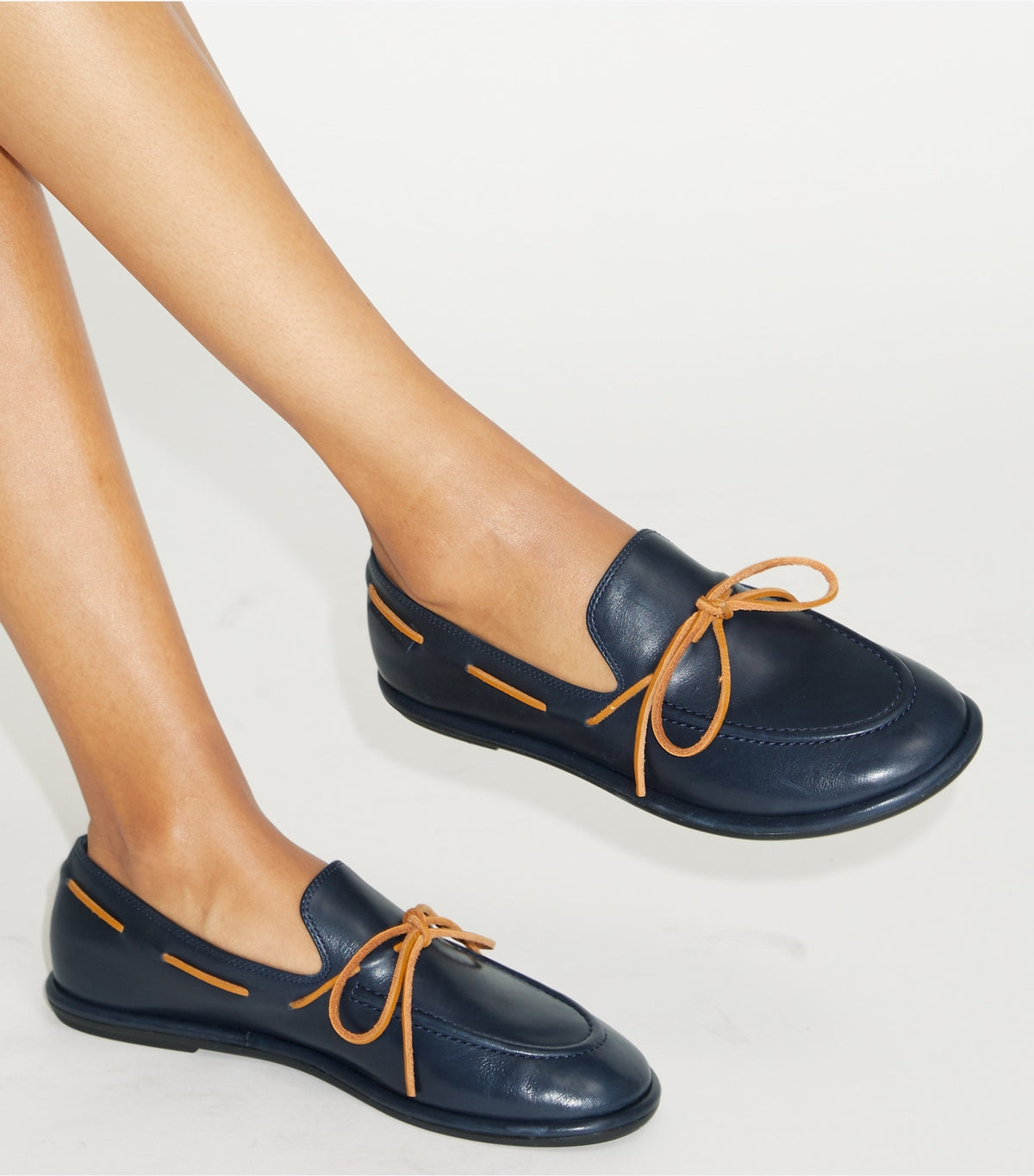 Tory Burch Value - The Boaty - New Navy / Tan